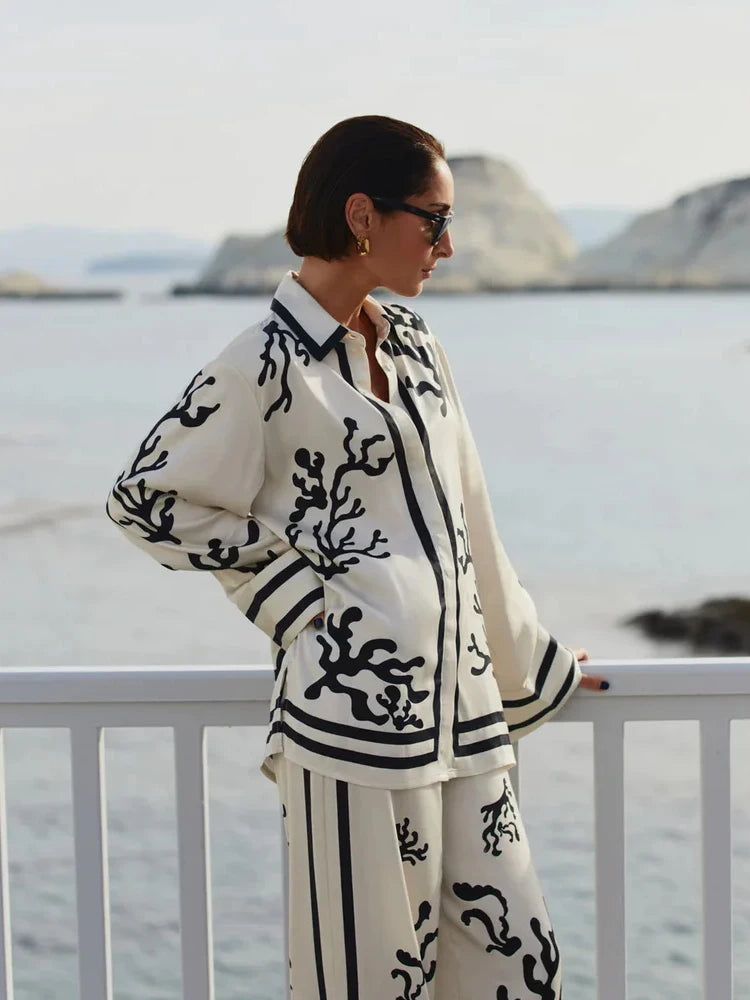 مجموعة بتصميم كاتيمي