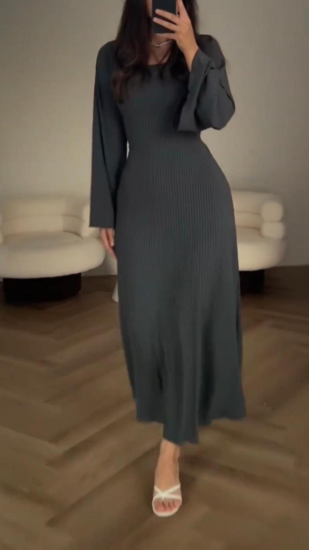 Vestido de malha elegante com cintura com nó